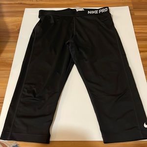 Nike Pro Cropped Workout Leggings